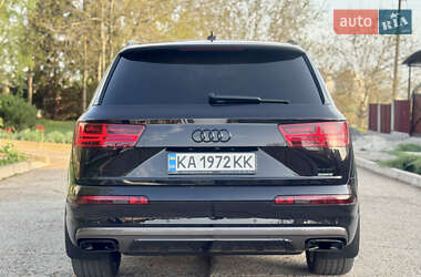 Внедорожник / Кроссовер Audi Q7 2017 в 
