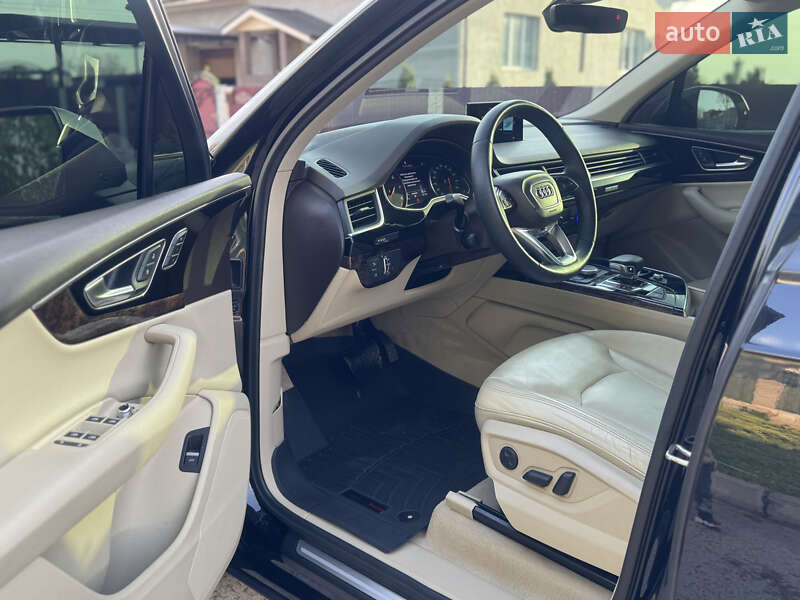 Позашляховик / Кросовер Audi Q7 2017 в Южноукраїнську