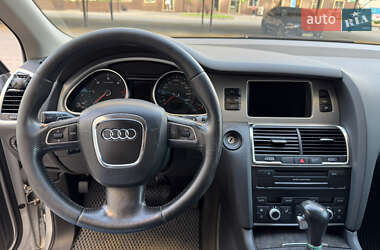 Внедорожник / Кроссовер Audi Q7 2010 в 