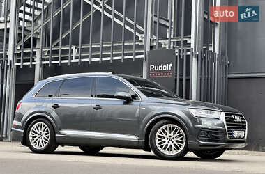 Внедорожник / Кроссовер Audi Q7 2015 в 