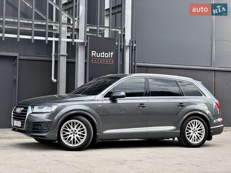 Позашляховик / Кросовер Audi Q7 2015 в Києві