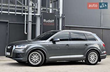 Внедорожник / Кроссовер Audi Q7 2015 в 