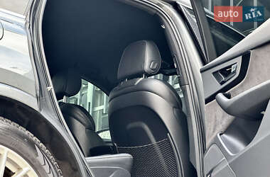 Внедорожник / Кроссовер Audi Q7 2015 в 