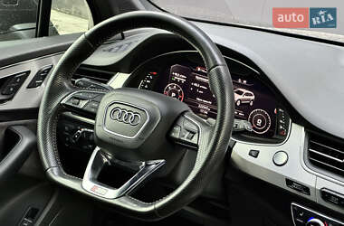 Внедорожник / Кроссовер Audi Q7 2015 в 