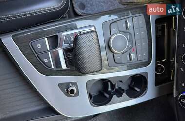 Позашляховик / Кросовер Audi Q7 2017 в 