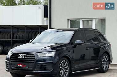 Внедорожник / Кроссовер Audi Q7 2016 в 