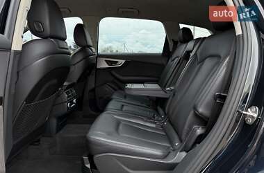 Внедорожник / Кроссовер Audi Q7 2016 в 