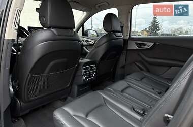 Внедорожник / Кроссовер Audi Q7 2016 в 