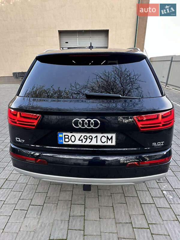 Позашляховик / Кросовер Audi Q7 2017 в Гусятині