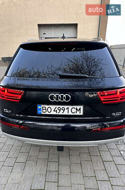 Позашляховик / Кросовер Audi Q7 2017 в 