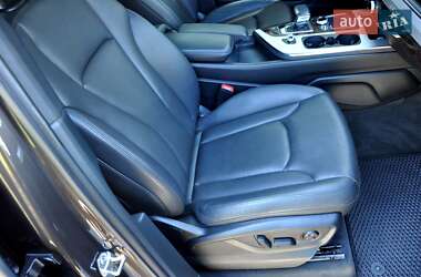 Внедорожник / Кроссовер Audi Q7 2019 в 