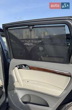 Позашляховик / Кросовер Audi Q7 2010 в 