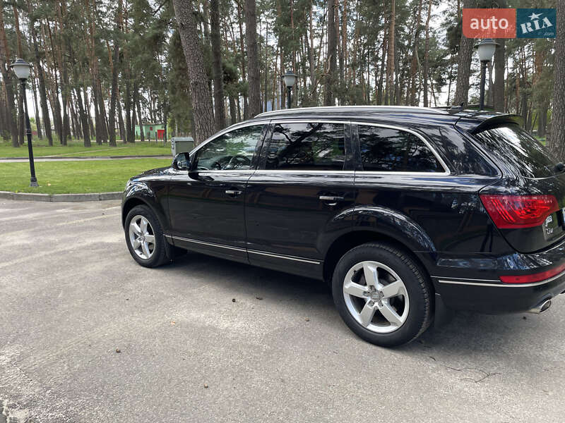 Позашляховик / Кросовер Audi Q7 2014 в Чернігові