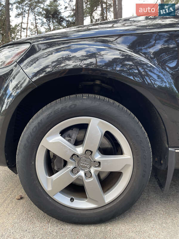 Позашляховик / Кросовер Audi Q7 2014 в Чернігові