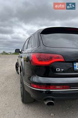 Позашляховик / Кросовер Audi Q7 2014 в 