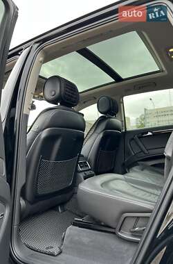 Позашляховик / Кросовер Audi Q7 2014 в 