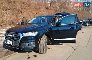 Внедорожник / Кроссовер Audi Q7 2017 в 