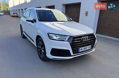 Внедорожник / Кроссовер Audi Q7 2016 в 