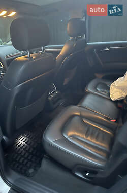 Внедорожник / Кроссовер Audi Q7 2010 в 