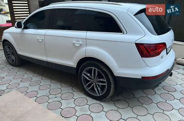 Внедорожник / Кроссовер Audi Q7 2010 в 