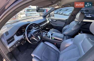 Внедорожник / Кроссовер Audi Q7 2015 в 