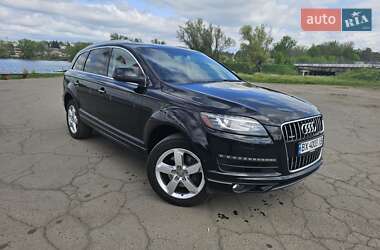 Позашляховик / Кросовер Audi Q7 2013 в 