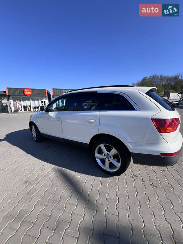 Позашляховик / Кросовер Audi Q7 2008 в Чернівцях