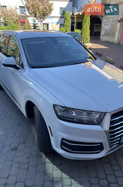 Внедорожник / Кроссовер Audi Q7 2018 в 