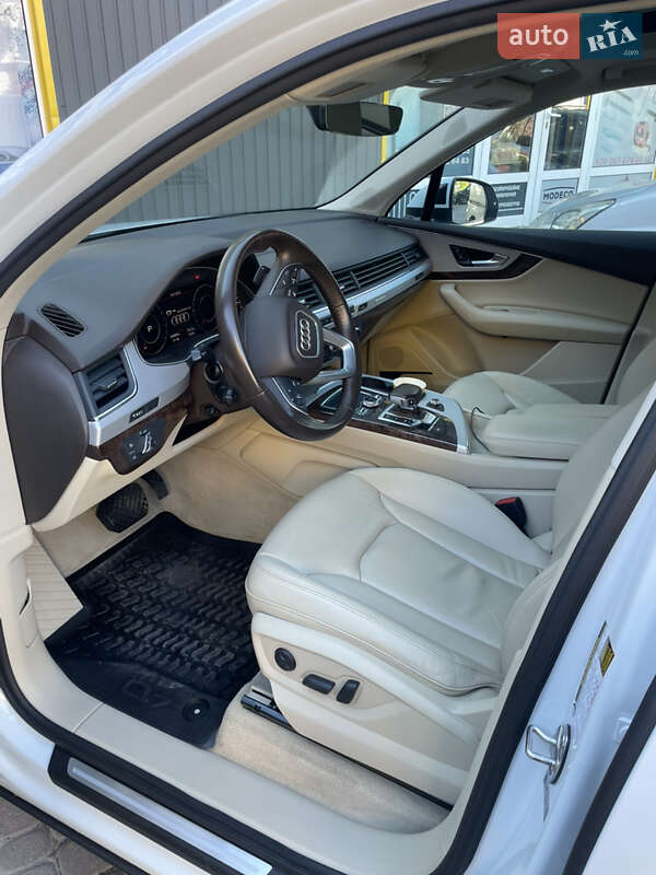 Позашляховик / Кросовер Audi Q7 2018 в Львові