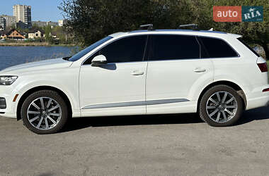 Внедорожник / Кроссовер Audi Q7 2016 в 