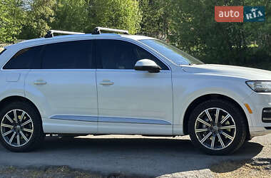Внедорожник / Кроссовер Audi Q7 2016 в 