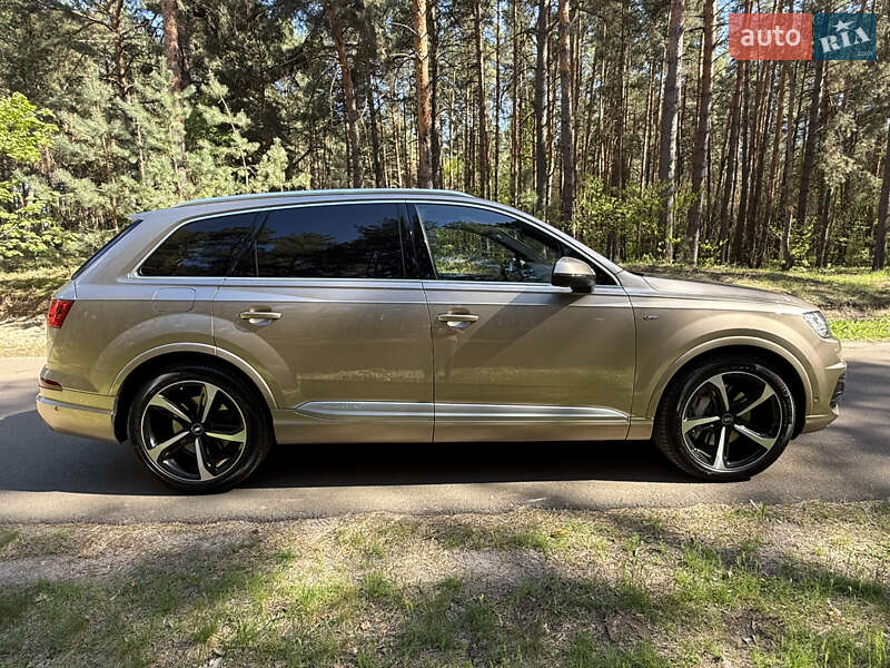 Внедорожник / Кроссовер Audi Q7 2019 в Киеве