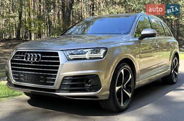 Позашляховик / Кросовер Audi Q7 2019 в 