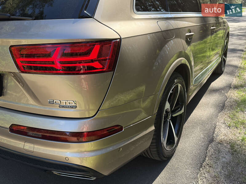 Внедорожник / Кроссовер Audi Q7 2019 в Киеве