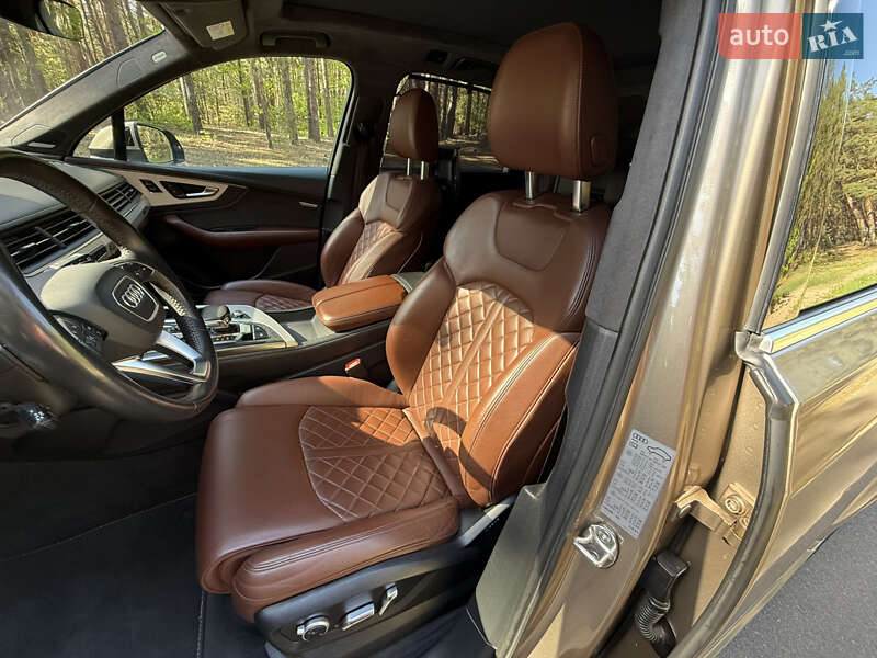 Внедорожник / Кроссовер Audi Q7 2019 в Киеве
