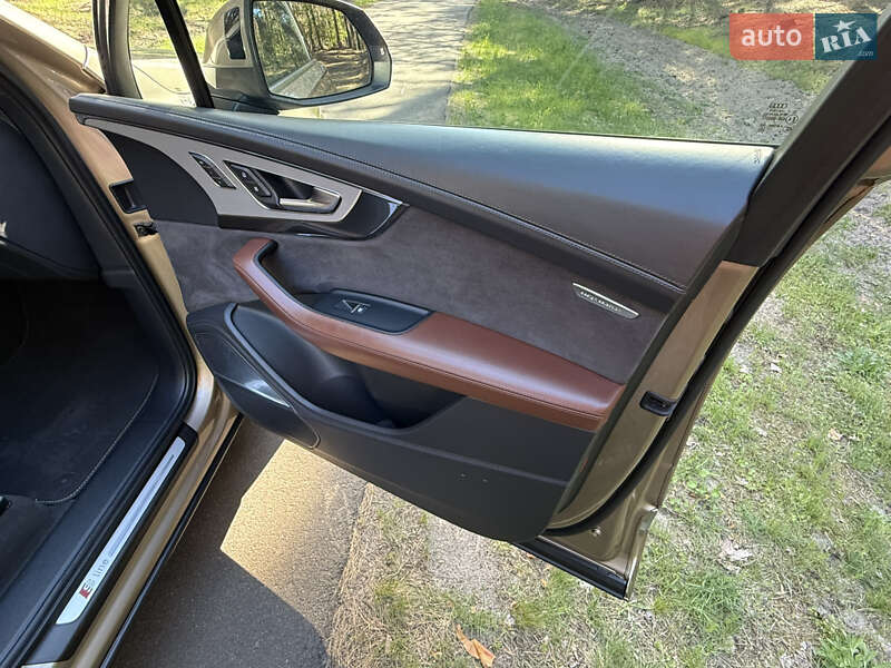 Внедорожник / Кроссовер Audi Q7 2019 в Киеве