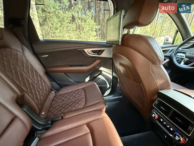 Внедорожник / Кроссовер Audi Q7 2019 в Киеве
