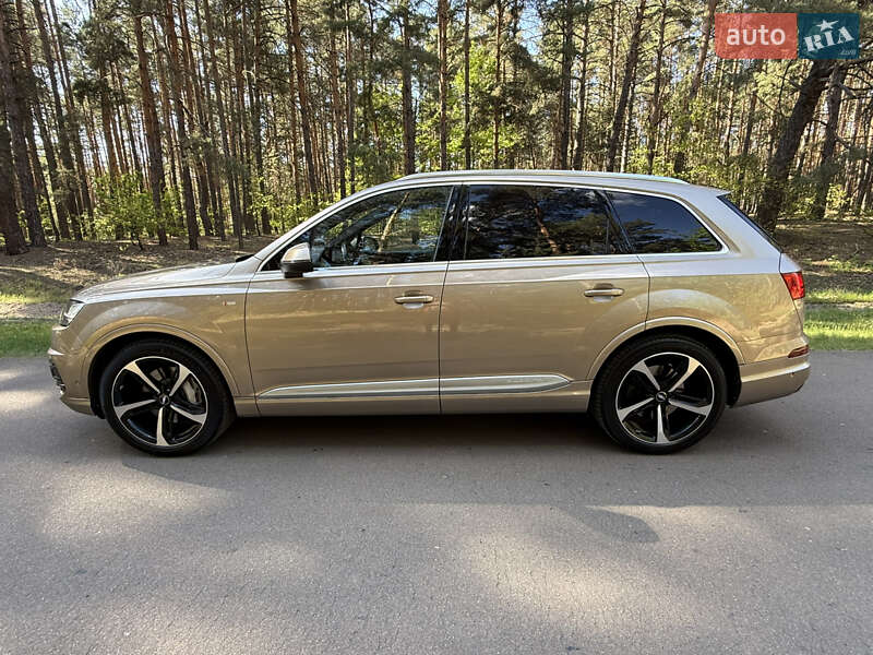 Внедорожник / Кроссовер Audi Q7 2019 в Киеве