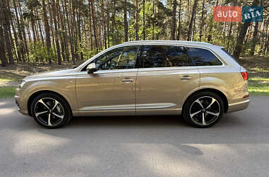 Позашляховик / Кросовер Audi Q7 2019 в 