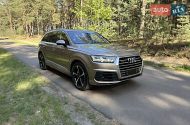 Позашляховик / Кросовер Audi Q7 2019 в 