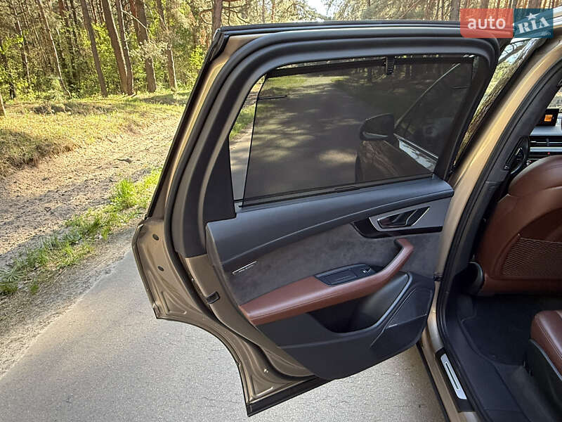 Внедорожник / Кроссовер Audi Q7 2019 в Киеве