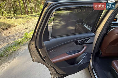 Позашляховик / Кросовер Audi Q7 2019 в 