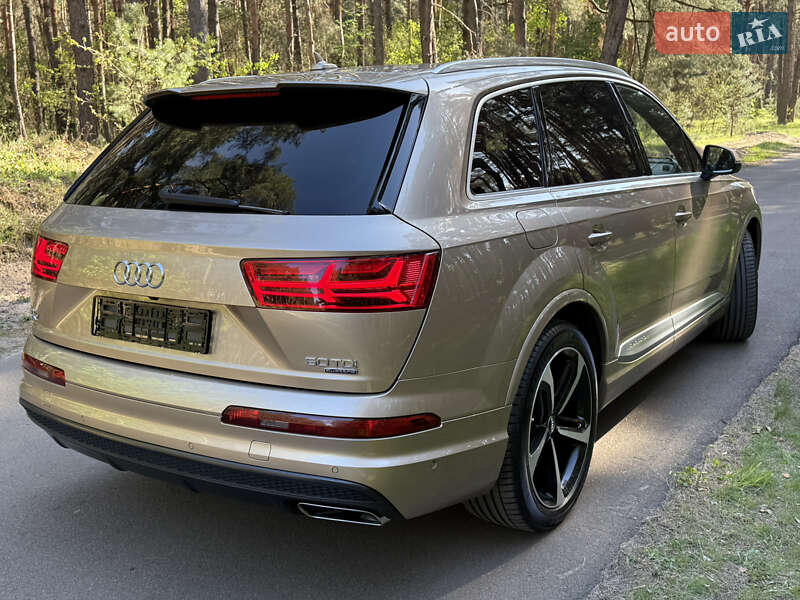 Внедорожник / Кроссовер Audi Q7 2019 в Киеве