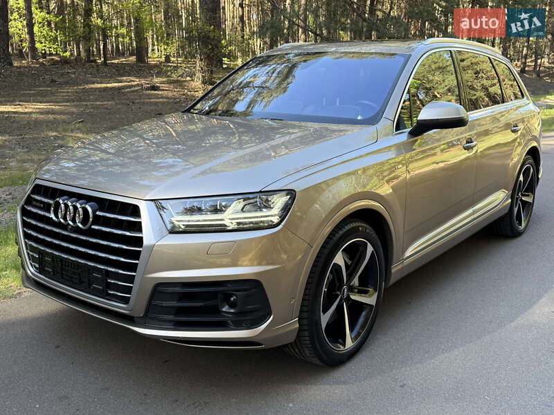 Внедорожник / Кроссовер Audi Q7 2019 в Киеве