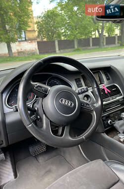 Внедорожник / Кроссовер Audi Q7 2015 в 