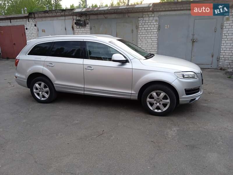 Внедорожник / Кроссовер Audi Q7 2011 в Киеве
