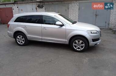 Внедорожник / Кроссовер Audi Q7 2011 в 