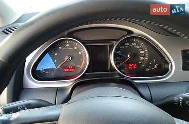 Внедорожник / Кроссовер Audi Q7 2011 в 