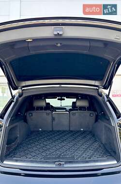 Внедорожник / Кроссовер Audi Q7 2013 в 