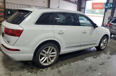 Позашляховик / Кросовер Audi Q7 2018 в 